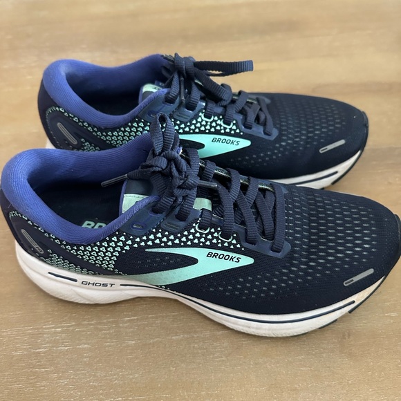 Brooks Ghost Women’s Running Sneakers - Picture 4 of 10